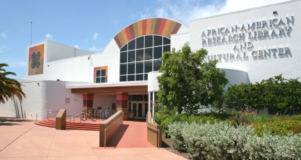 Picture_of_Broward_County's_African_American_Research_Library.jpeg